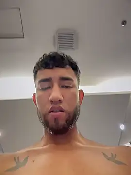 liam_bronw Live Webcam on Stripchat