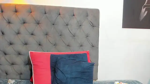 nahiroby_ebony webcam