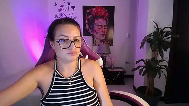 esmeraldaa230 webcam