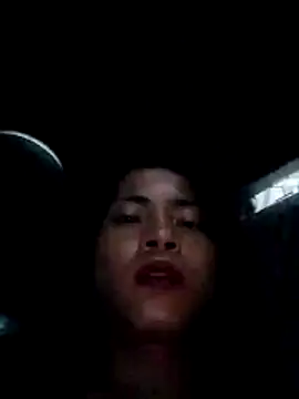 YourHotMenxie18 webcam