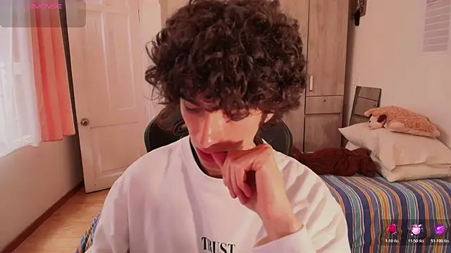 Nude_Boy18 live sex cam