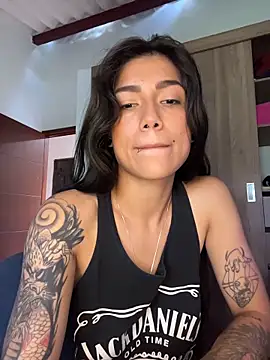 twoshotsparty420 - Twoshotsparty420's free webcam - UK Sex Cams