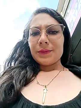 Webcam Model (Mia_Love-3)  is live.Free join now!