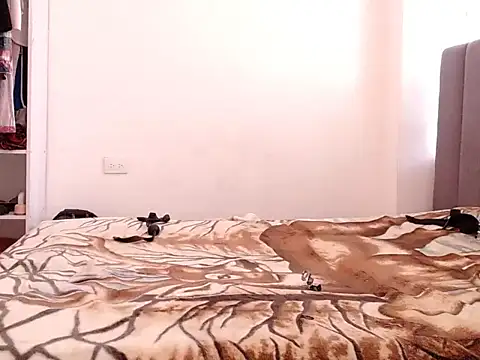 saara_johnson496 webcam