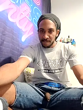 Mikaaa97 Live Webcam on Stripchat