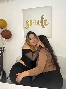 Antonella_Julieta webcam