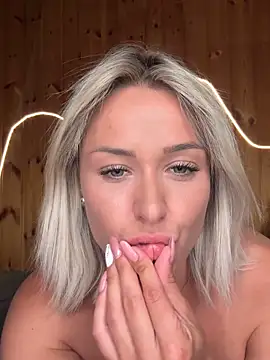 petrouchkaaa_ webcam