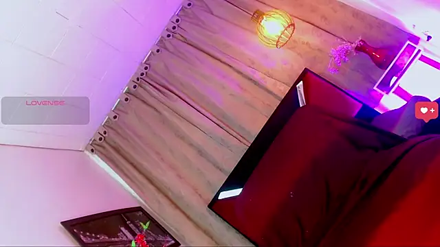 katha_Crawford webcam