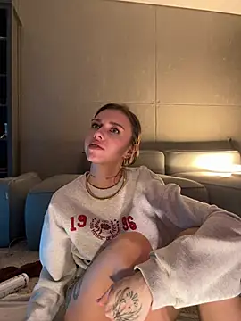 bastet (F young) - all body oily