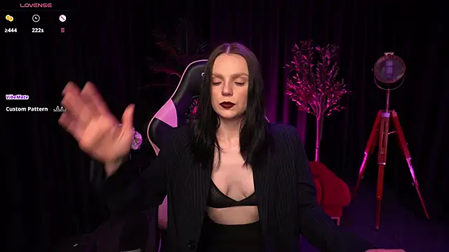 Wild_Alice_me webcam