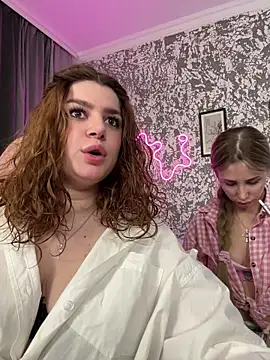 moneyforPeaches webcam