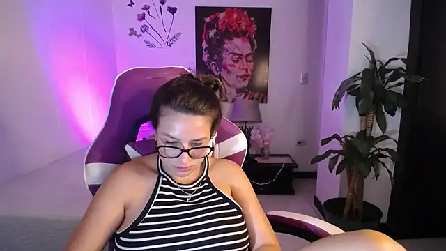 esmeraldaa230 webcam