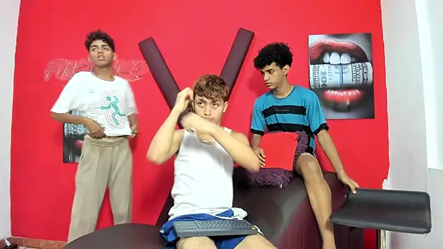 VERY_HOT_GUYS webcam