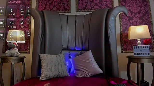 SilvanaBombshell webcam