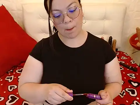 Angiee_BBW webcam