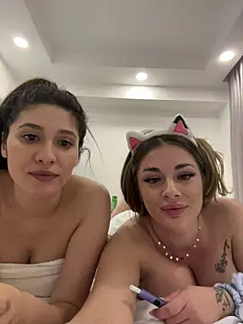 IsabellaEtthan's live cam