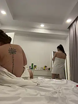 IsabellaEtthan's Stripchat show and profile