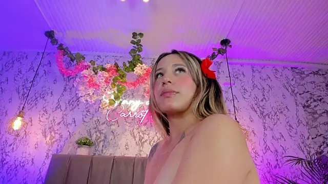 Bonny_and_carrot webcam