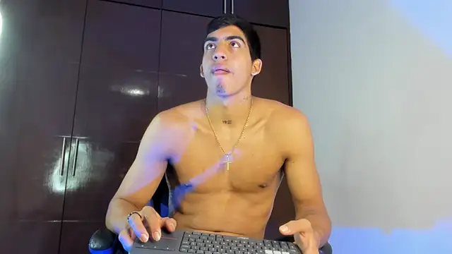 Milo_LatinBoy webcam
