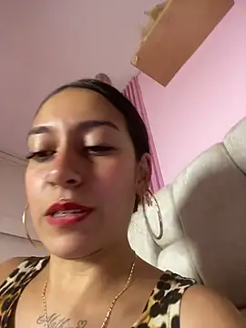 DulceLatinaxo webcam