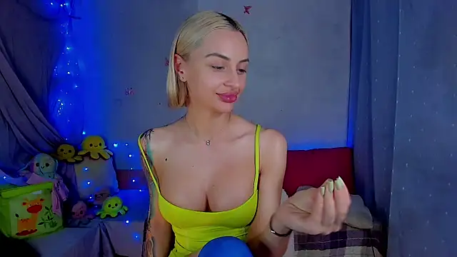 YourLizzyDoll webcam