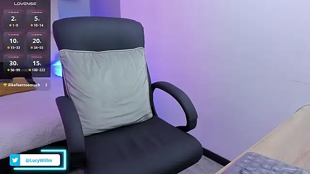 Lucy_Williiams webcam