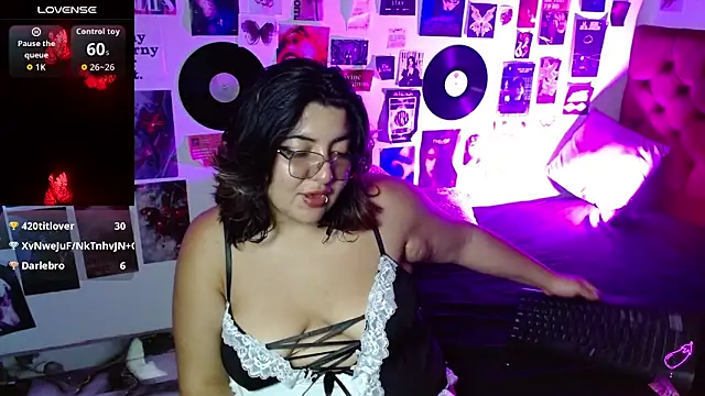 Roxy_f_w webcam