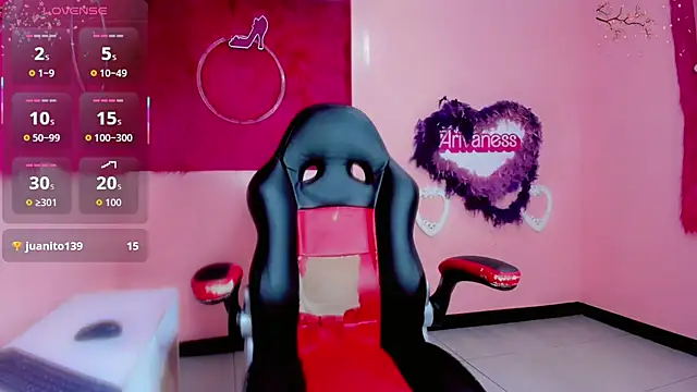 Karlaa_Hernandez_ webcam