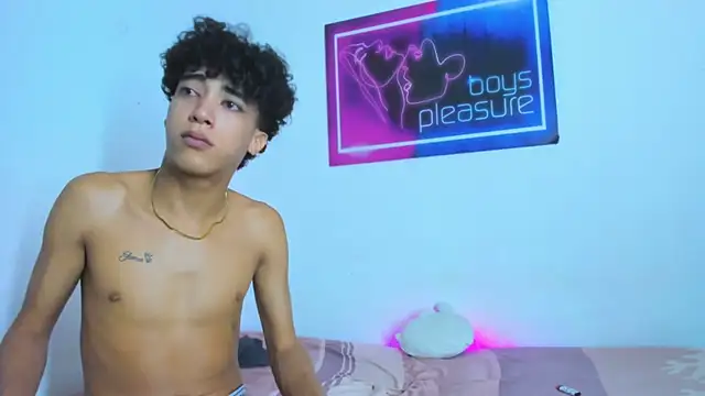 Pleasure_boys_hot webcam