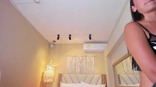 NahimiThompson webcam