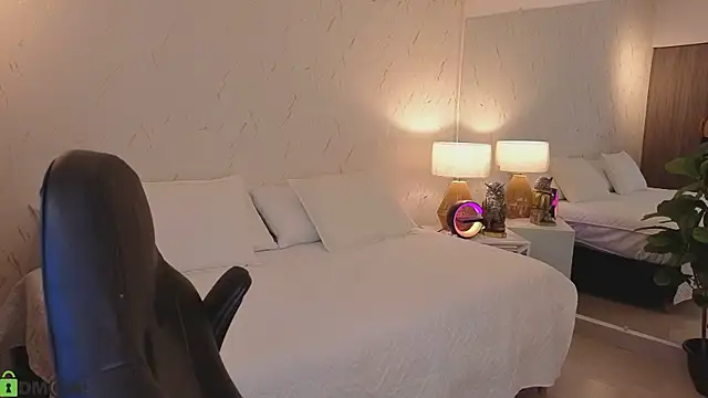 ava_blue (F young) - SQUIRTTT VERY WET