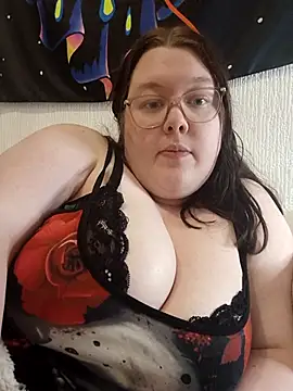 Sexycurvyemilyy webcam