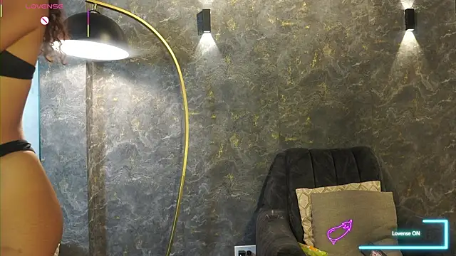 Mia_and_Belmonth webcam