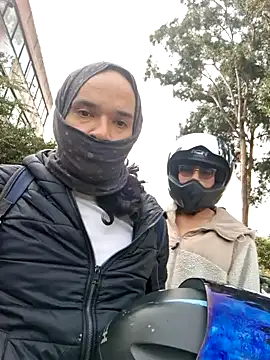 old_soul_and_young_spirit (Ask my age) - He touches my breasts