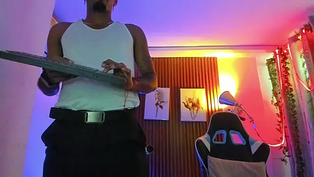 darwin_mayo - Darwin_mayo's free webcam - UK Sex Cams