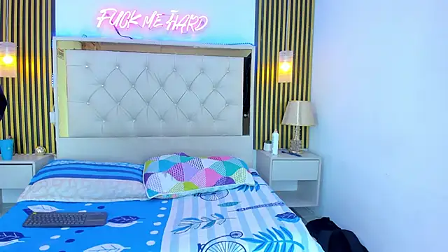 Adventurous_Boys webcam