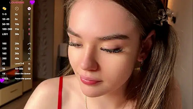 LubaSeirers - Stripchat Cam Model