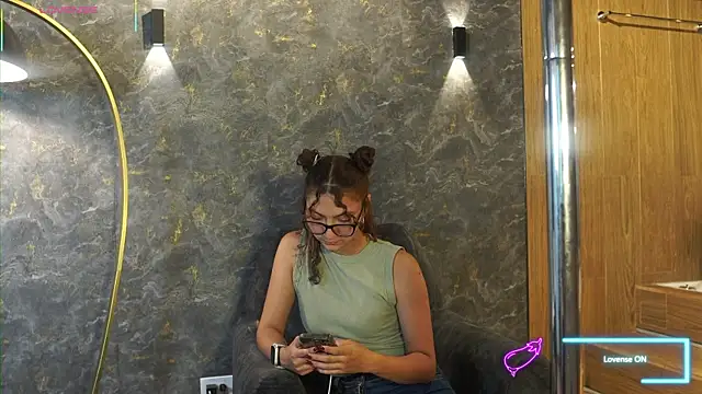 mia_and_belmonth - Mia_and_Belmonth's free webcam - UK Sex Cams