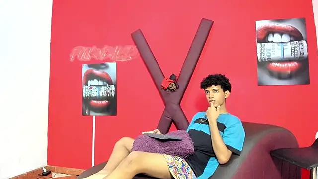 VERY_HOT_GUYS webcam