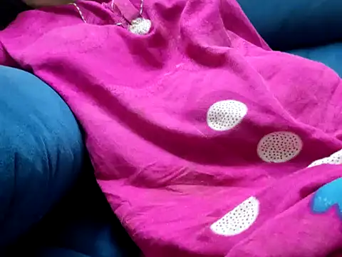 TamilDreamgirl08 webcam