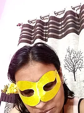 gullapi - Gullapi's free webcam - UK Sex Cams