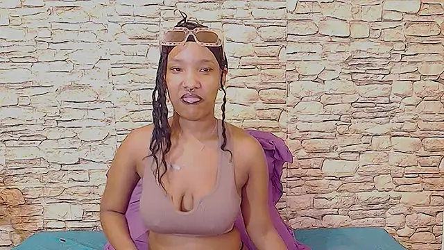 EroticSexyPrada webcam