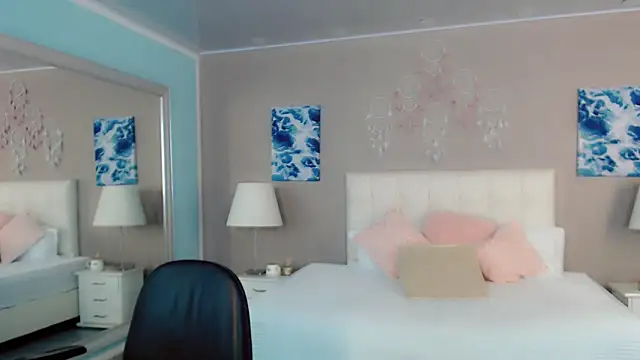 _Maddison_Ivanova_ webcam