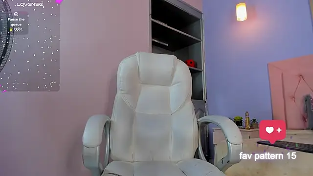 PriscilaCooper webcam