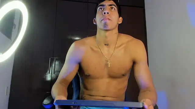 Milo_LatinBoy webcam