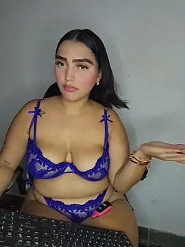 Webcam Model (Mia_em)  is live.Free join now!