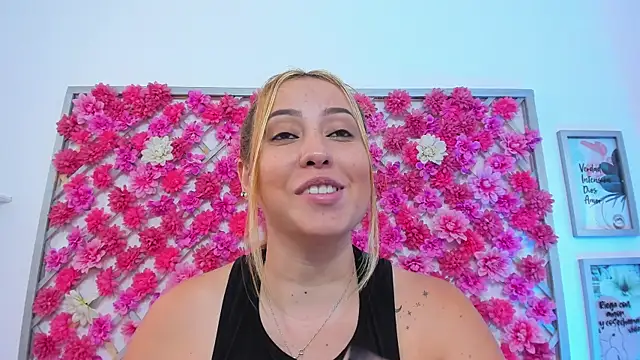 emmyrouse_ - Emmyrouse_'s free webcam - UK Sex Cams