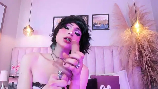 tracy_lee_ (T teen) - slow body oil 🥺👅