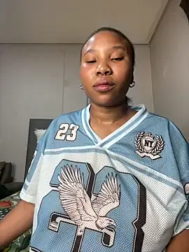 DrippinCaramelCutie webcam