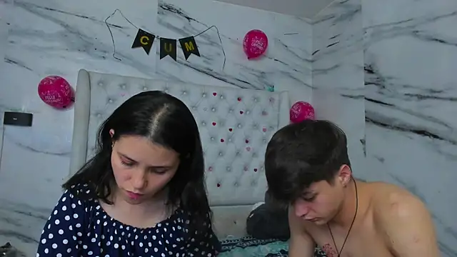 Ari_and_Storm webcam